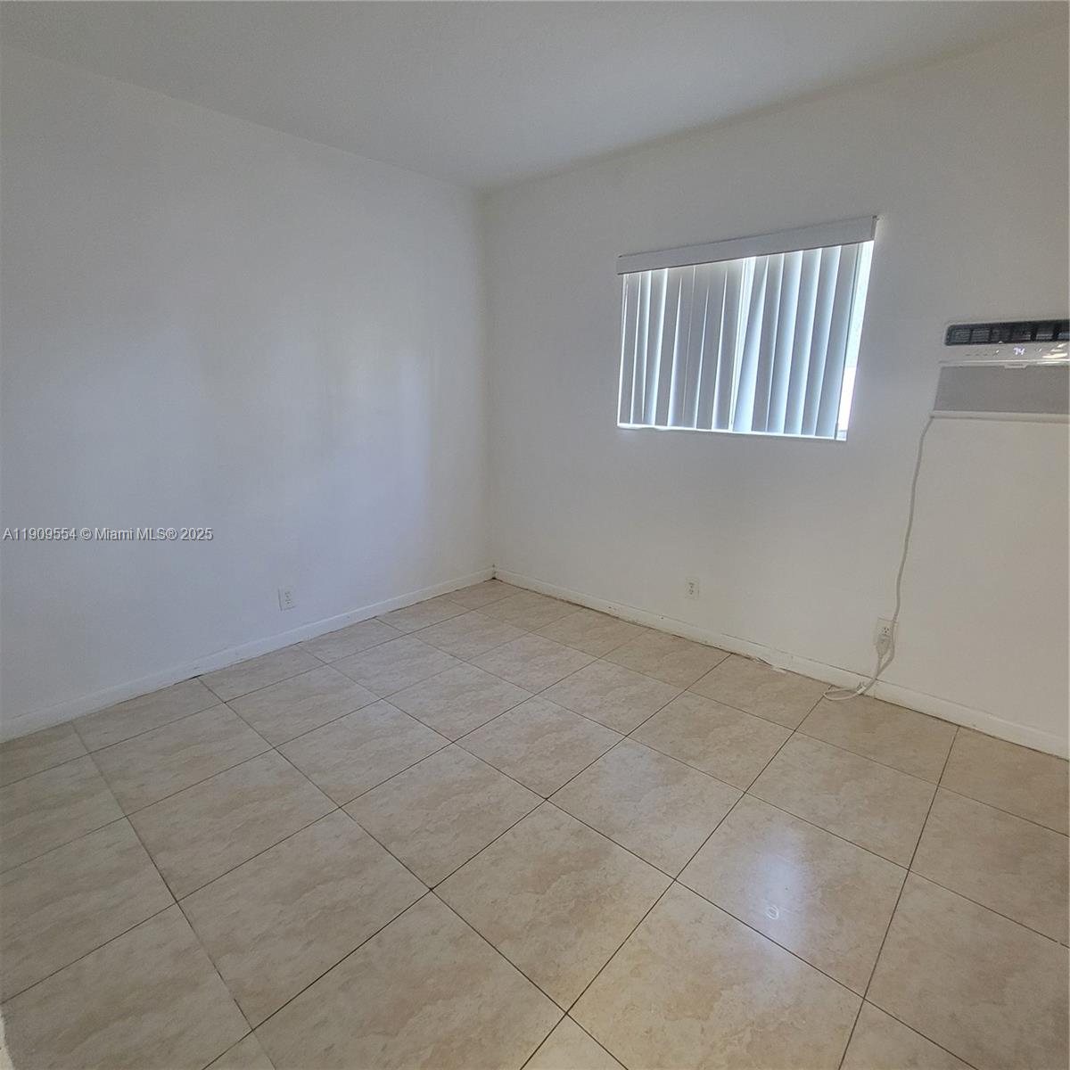 TAFT VILLAS - Residential Lease