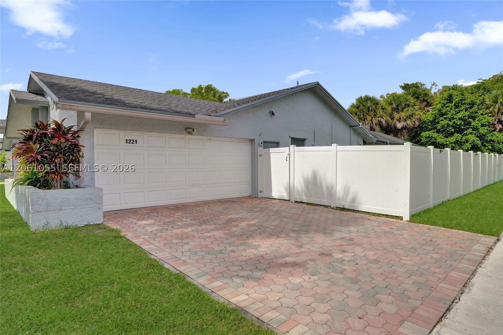 1221 NW 78th Ave