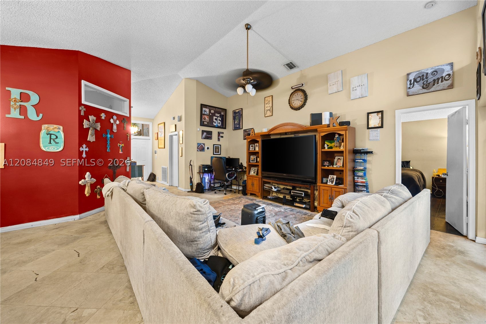 1065 W Fairfax Cir W