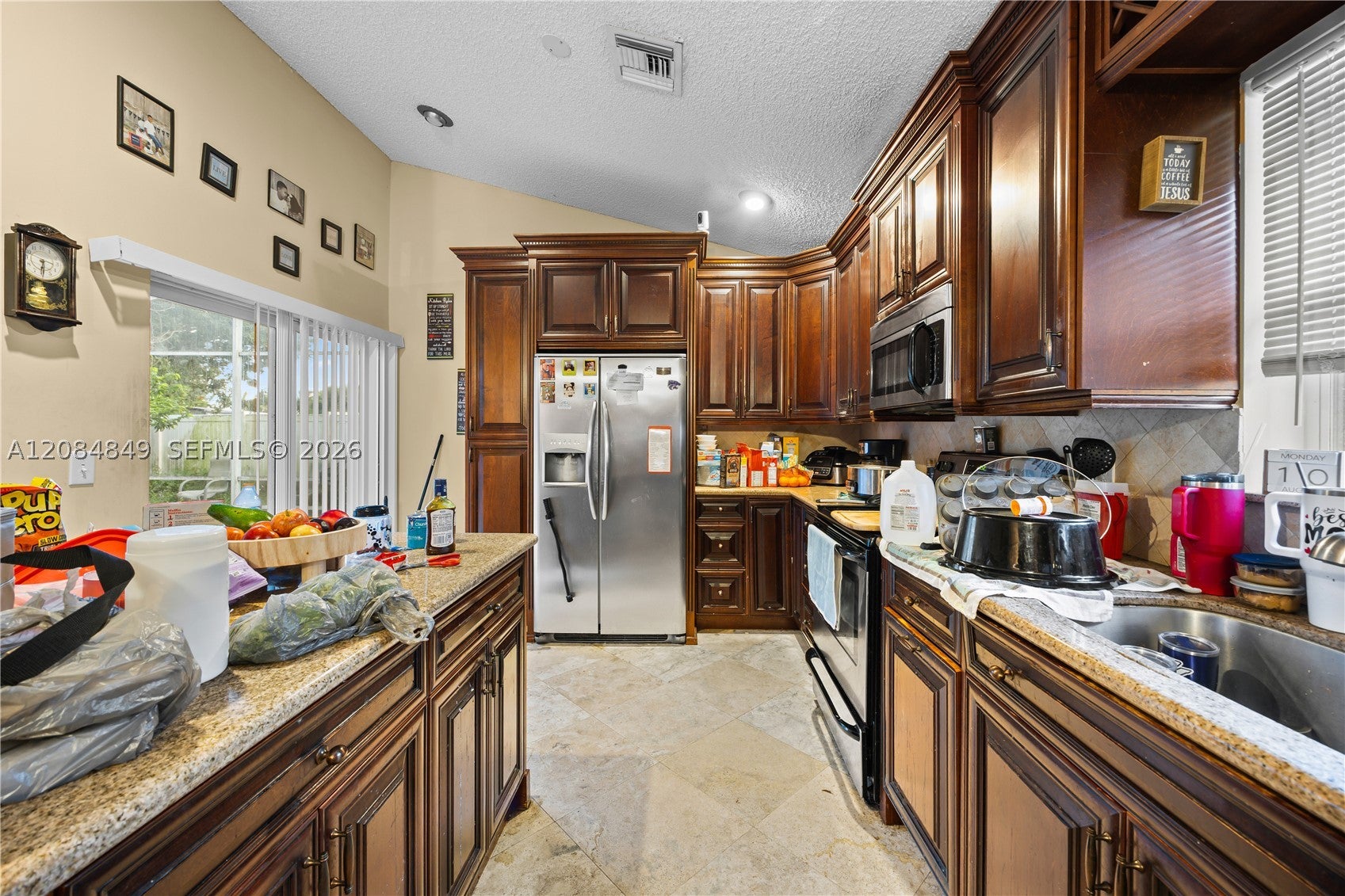 1065 W Fairfax Cir W