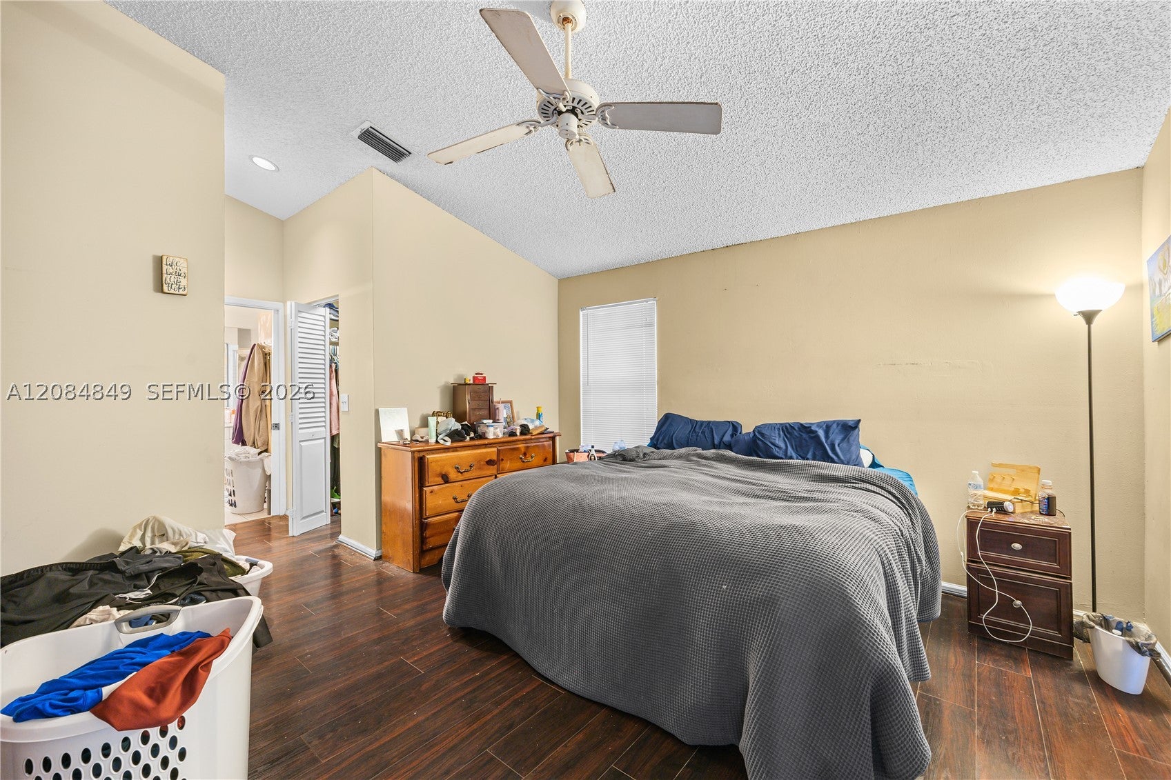 1065 W Fairfax Cir W