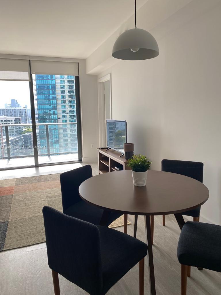 3401 MIDTOWN CONDO - Residential