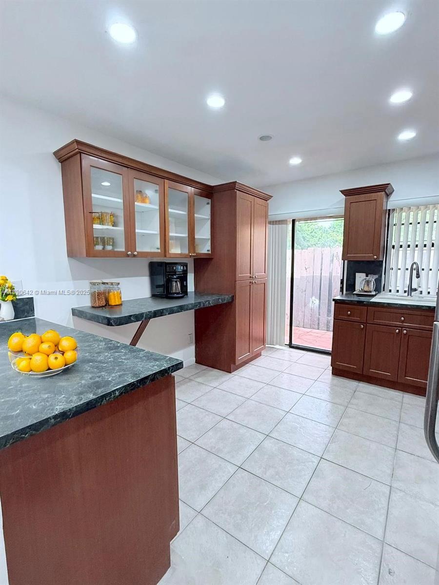 TANGLEWOOD TOWNHOMES - Residential Lease