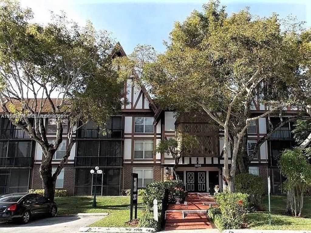 Photo of 3690 Inverrary Dr #3A, Lauderhill, FL 33319 (MLS # A11993186)