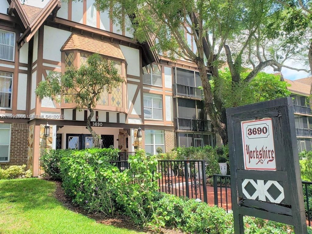 Photo of 3690 Inverrary Dr #3A, Lauderhill, FL 33319 (MLS # A11993186)