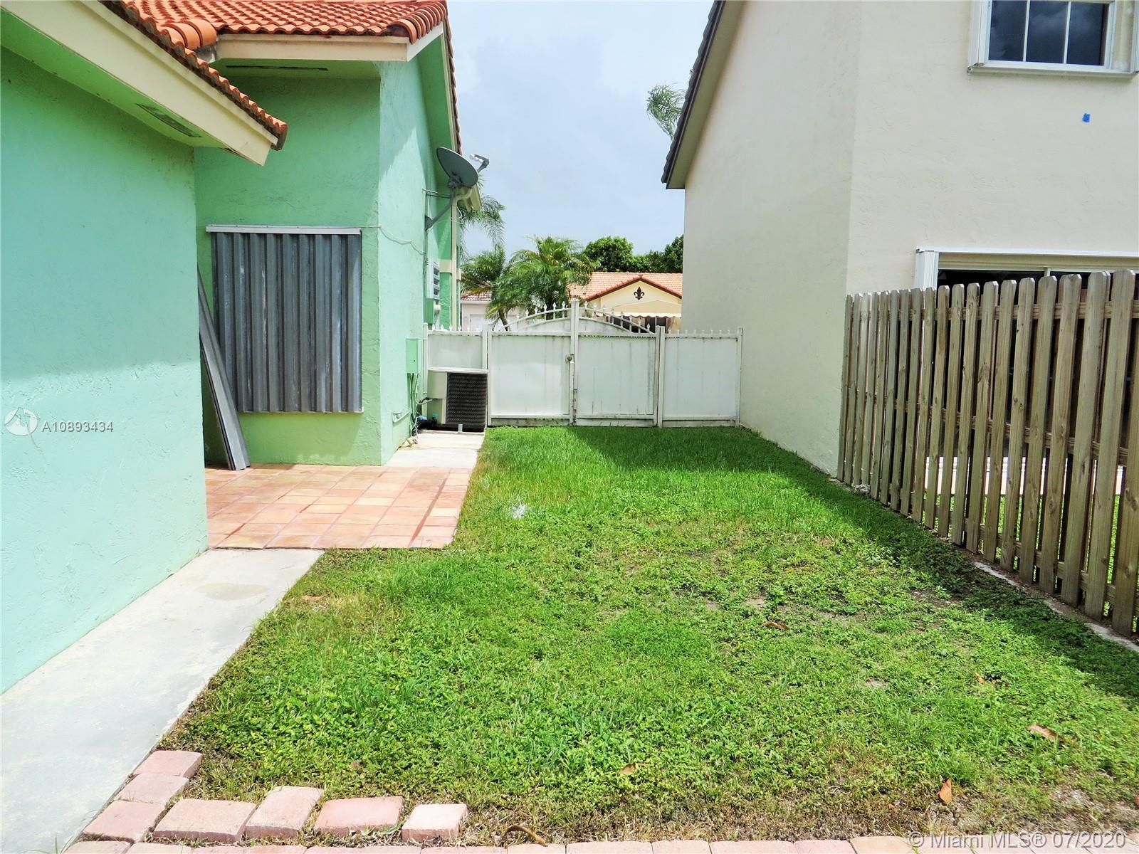 SHOMA HOMES AT KENDALL - Residential