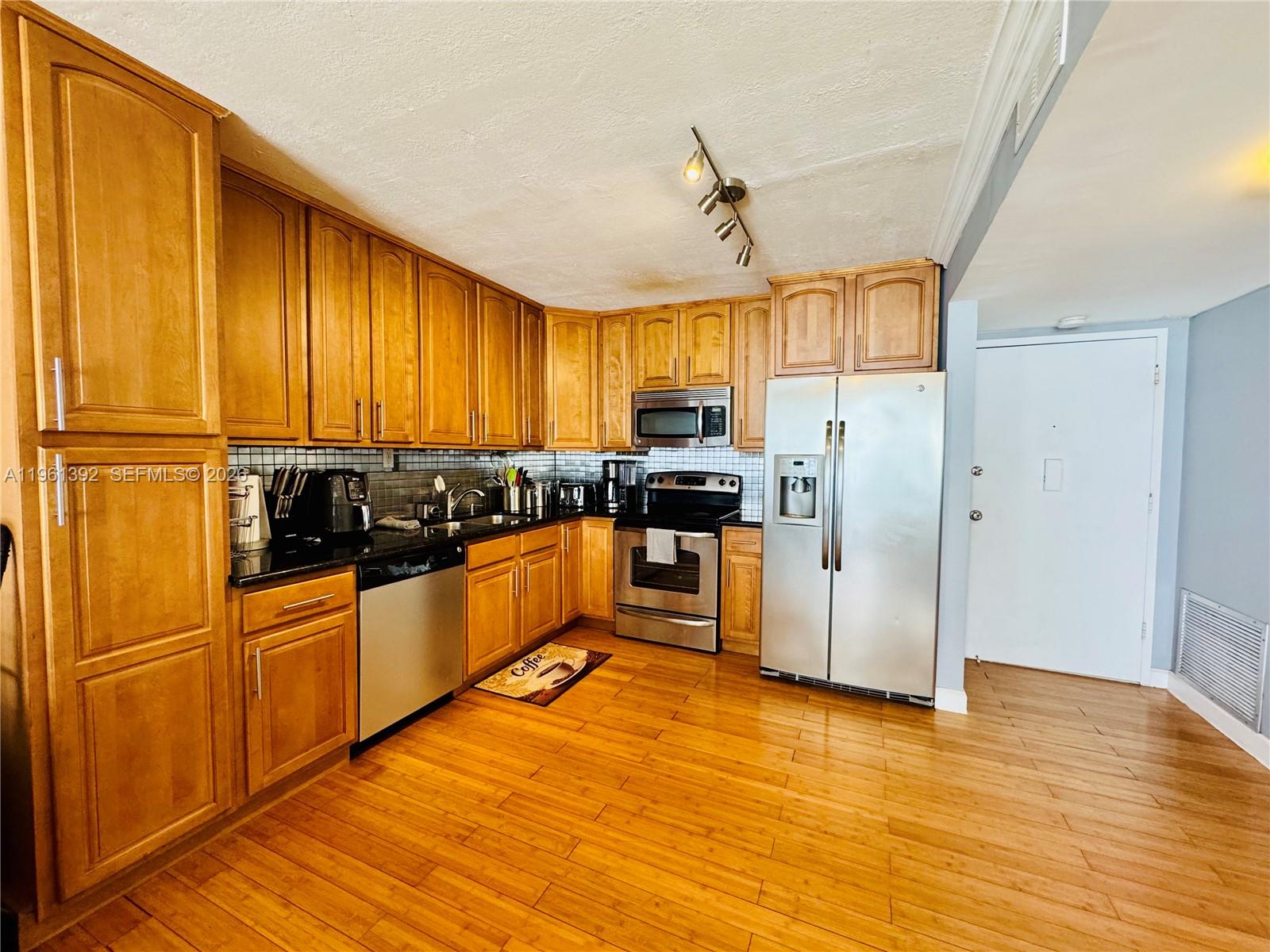 DEL PRADO MARINA - Residential