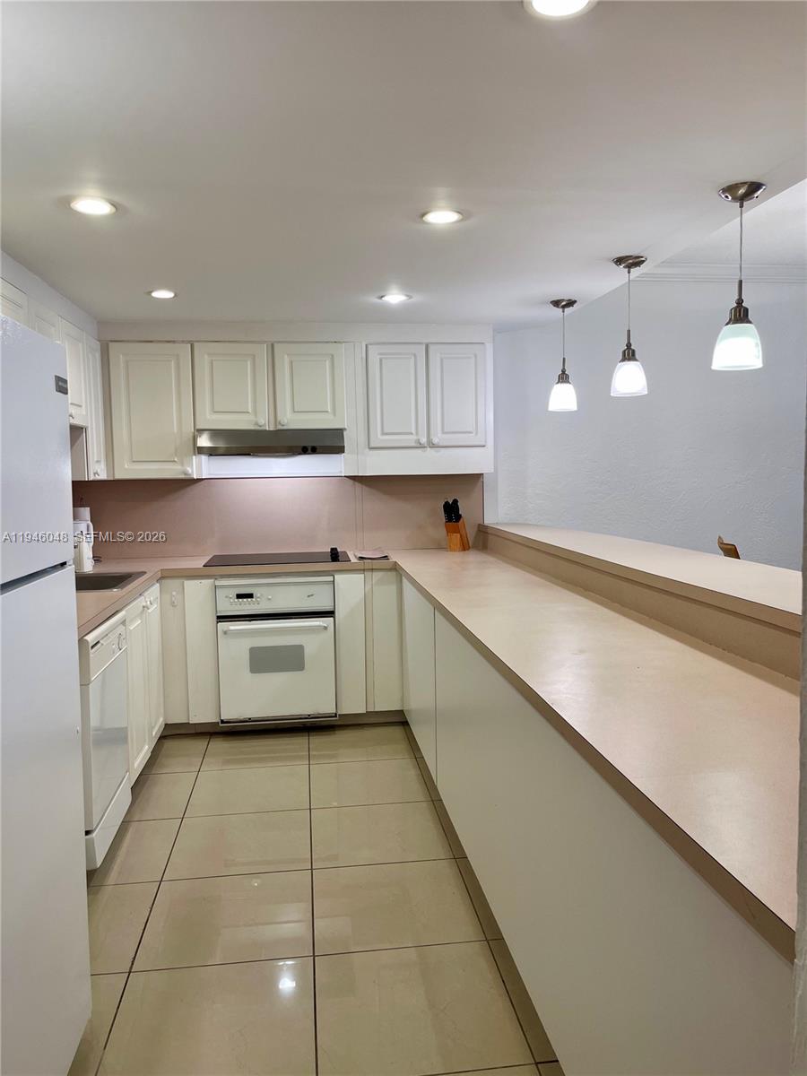 OCEANVIEW BUILDING A COND - Residential