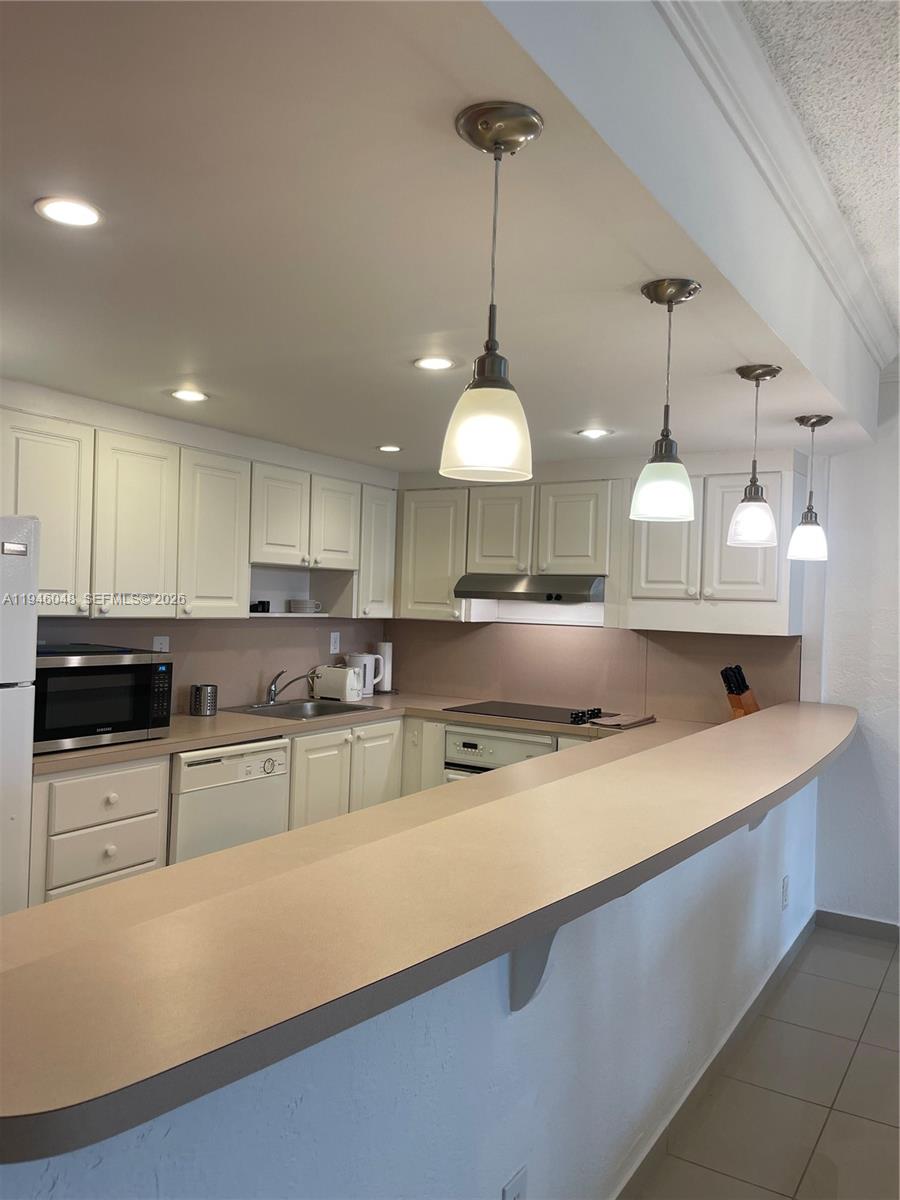 OCEANVIEW BUILDING A COND - Residential