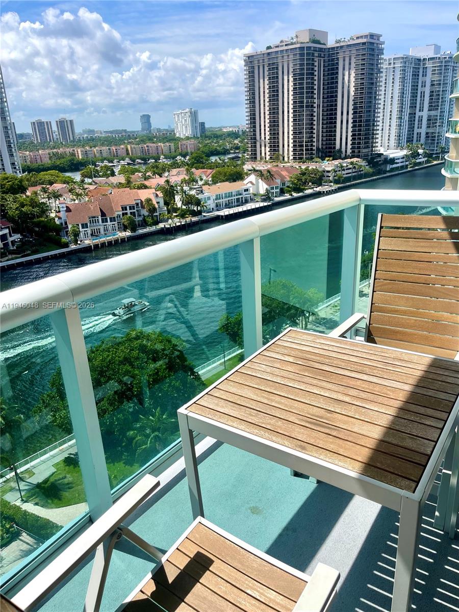 19390 Collins Ave 1405