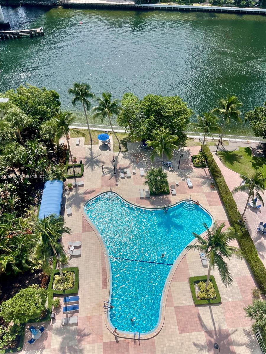 OCEANVIEW BUILDING A COND - Residential