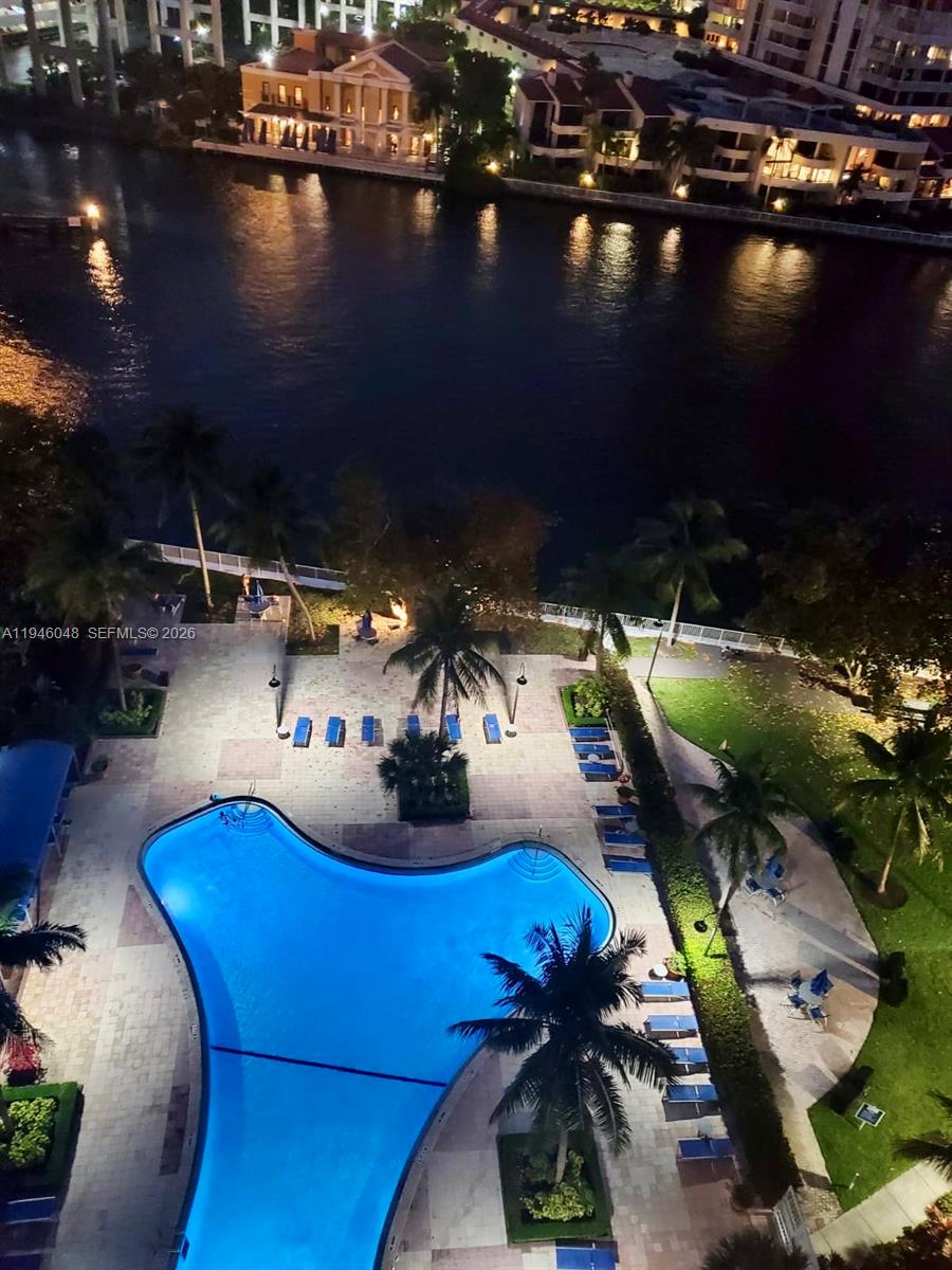 19390 Collins Ave 1405