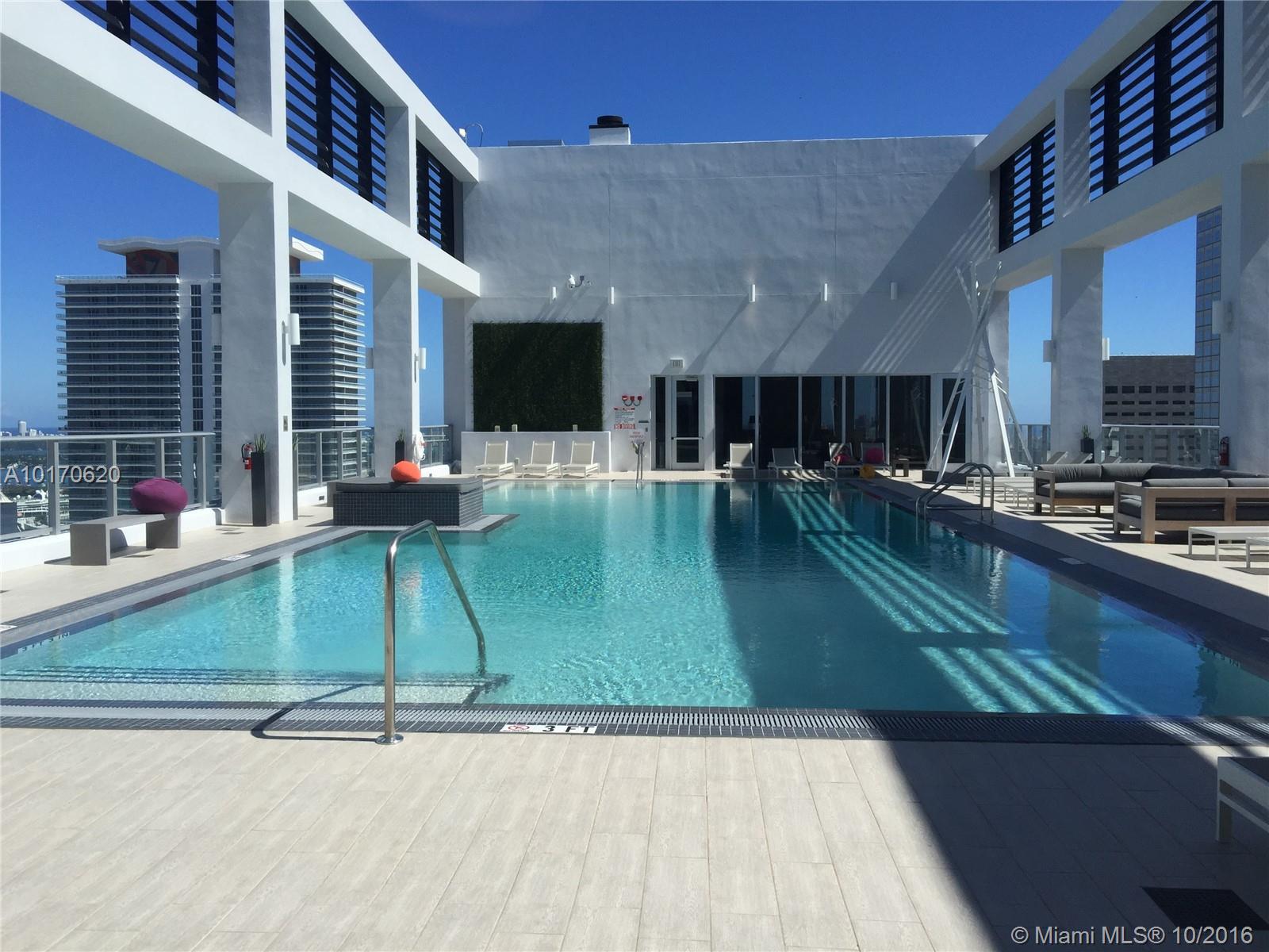 Beautiful brand new building in the heart of Downtown Miami! Nice open studio! Stainless steel appliances, high ceilings, concrete flooring, modern Italian kitchen and bathroom cabinetry. Amazing pool at the rooftop. Skyline lounge and club, gym and sauna. 24/7 front desk. A few blocks from Bayfront park, American Airlines Arena and restaurants. Internet and basic cable included.