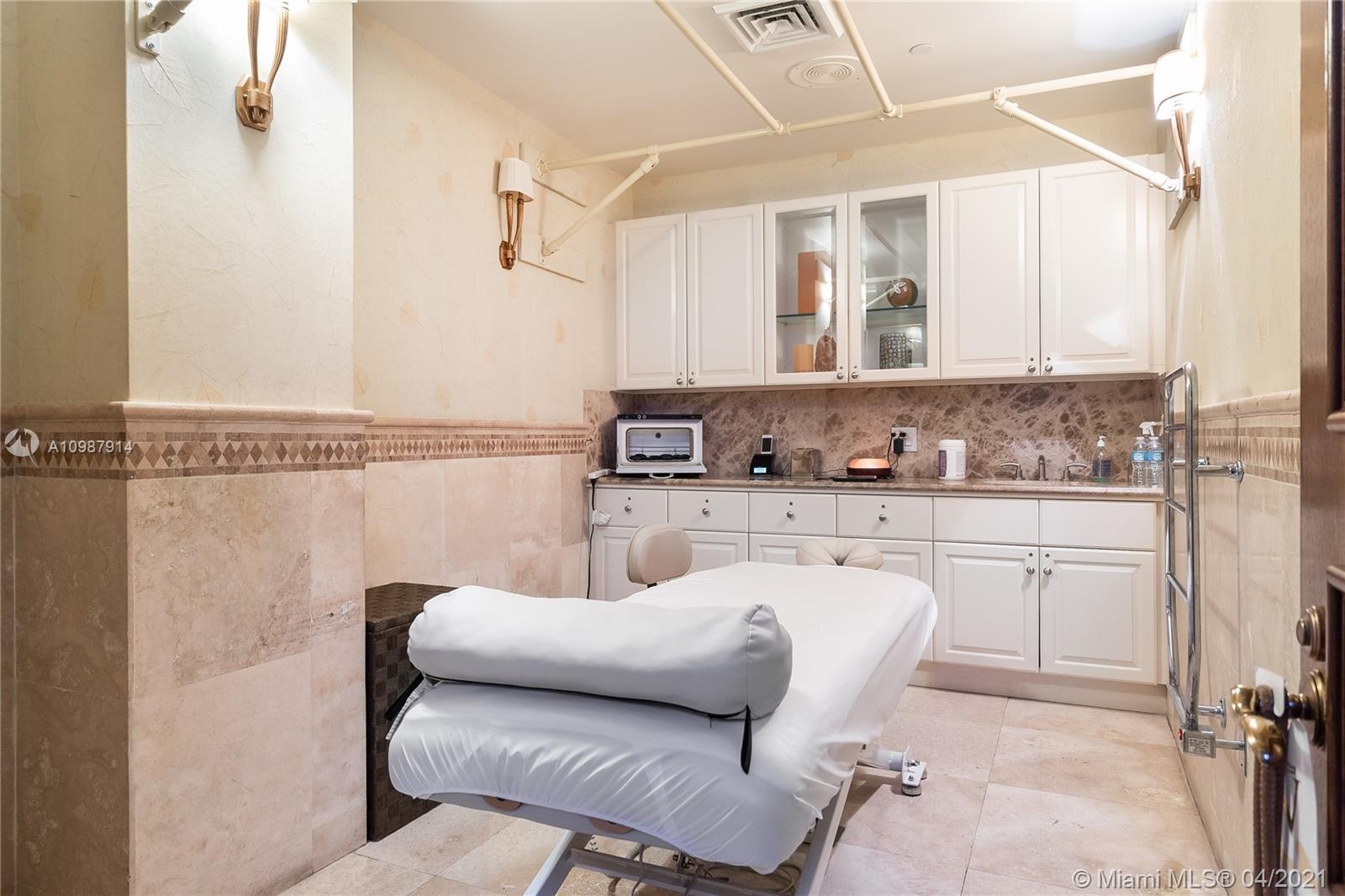 TURNBERRY OCEAN COLONY SO - Residential