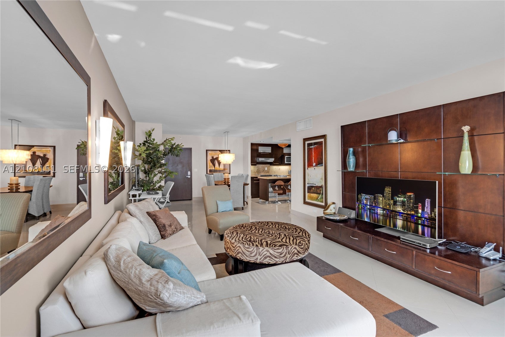 2301 Collins Ave 1006