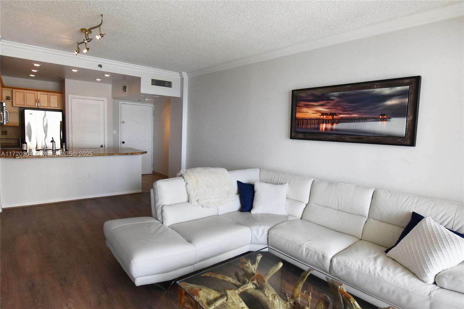 540 Brickell Key Dr PH1812