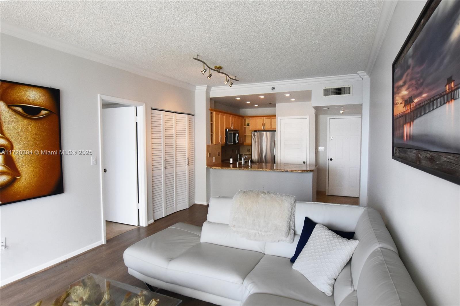 540 Brickell Key Dr PH1812