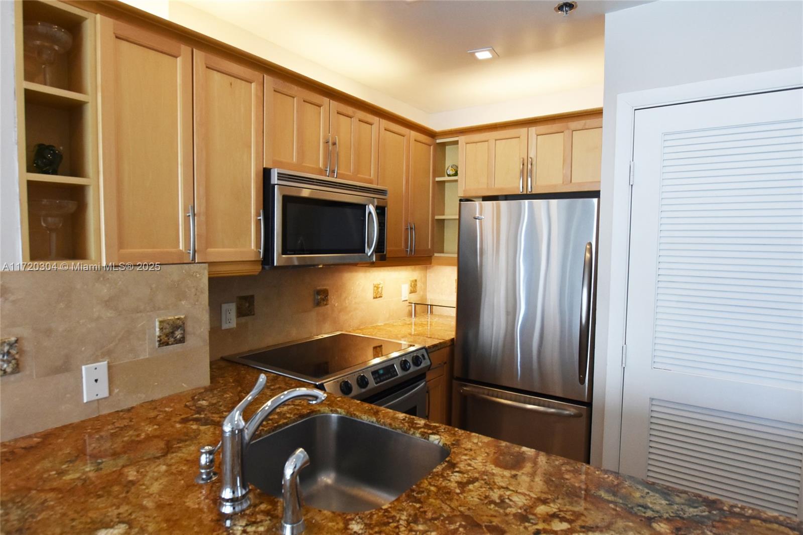 540 Brickell Key Dr PH1812