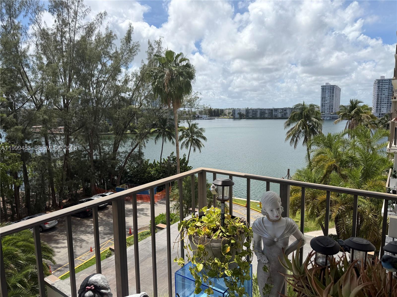 THE CLIPPER AT BISC COVE - Residential