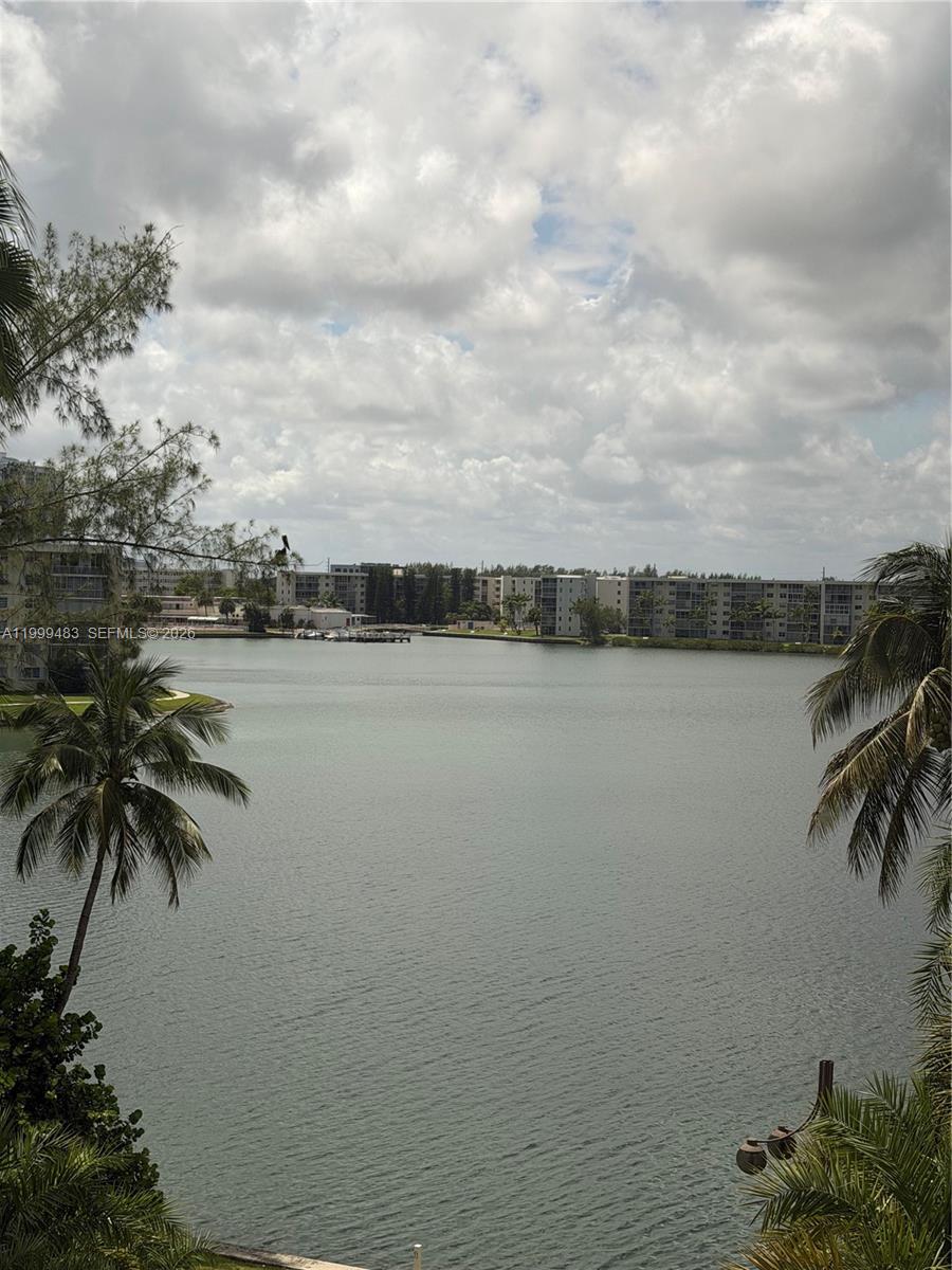 THE CLIPPER AT BISC COVE - Residential