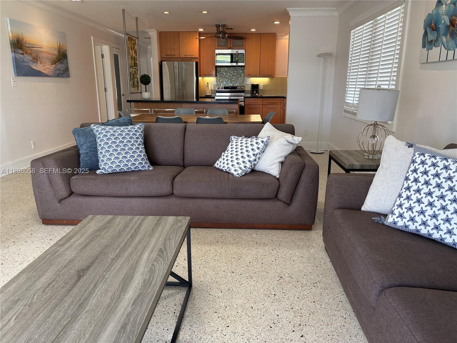 HOLLYWOOD - Residential Lease