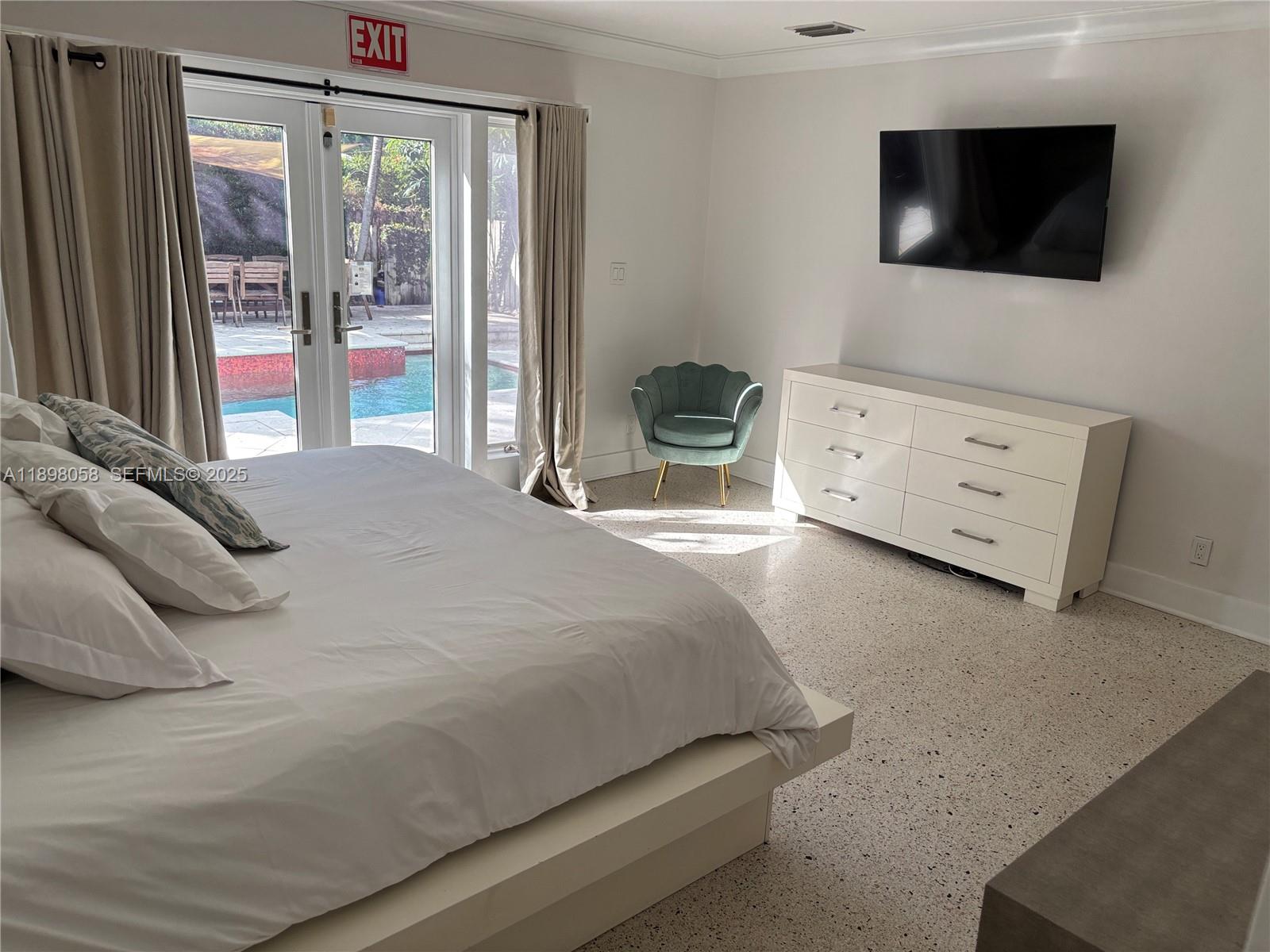 HOLLYWOOD - Residential Lease