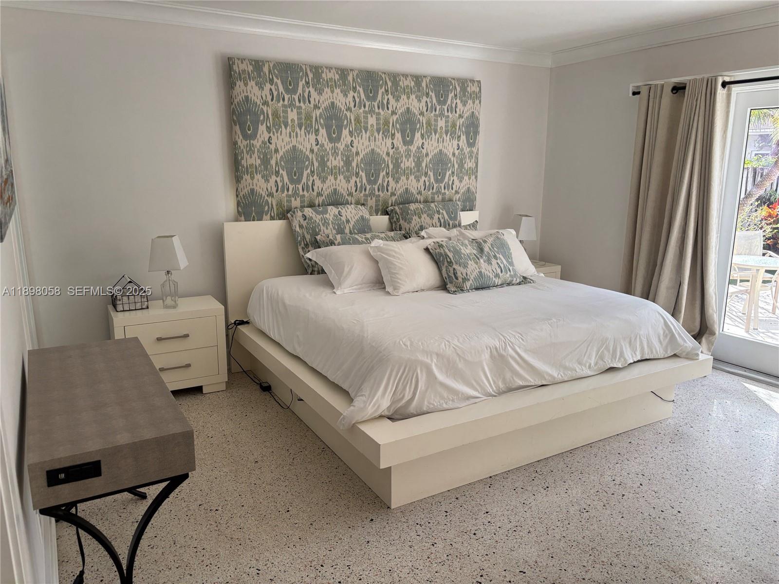 HOLLYWOOD - Residential Lease