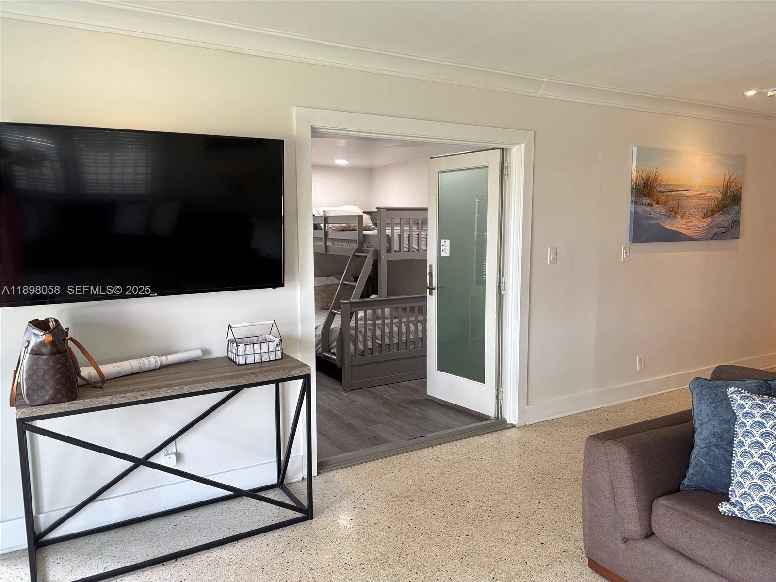 HOLLYWOOD - Residential Lease