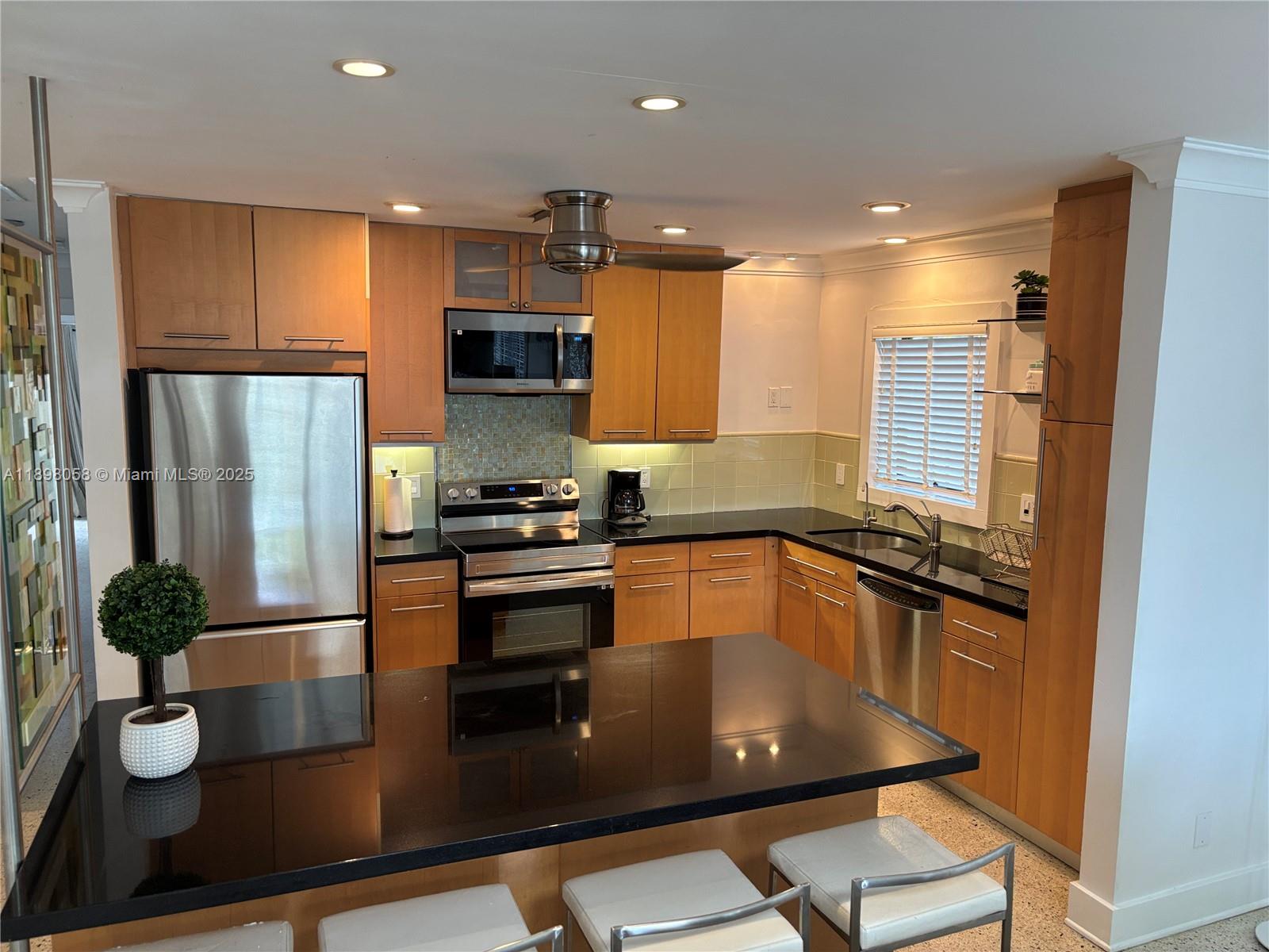 HOLLYWOOD - Residential Lease