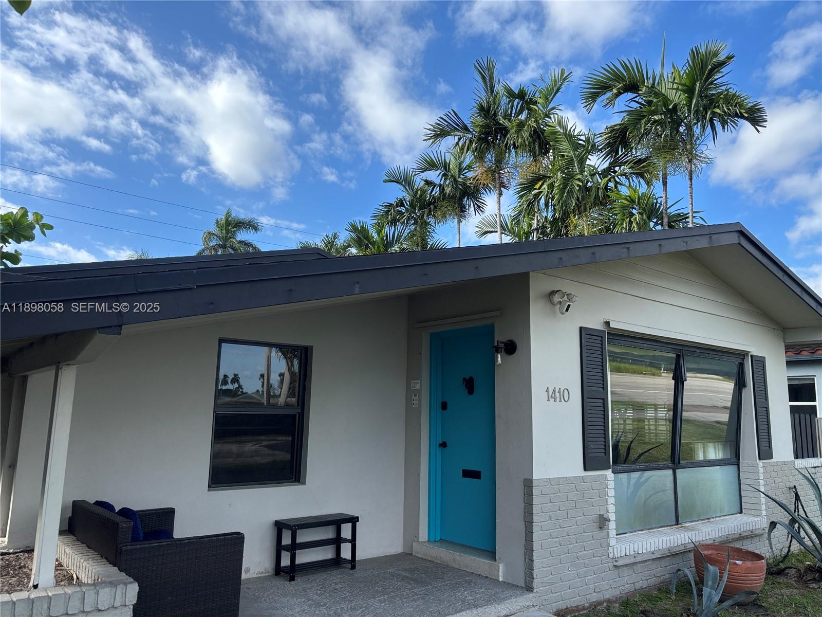 HOLLYWOOD - Residential Lease