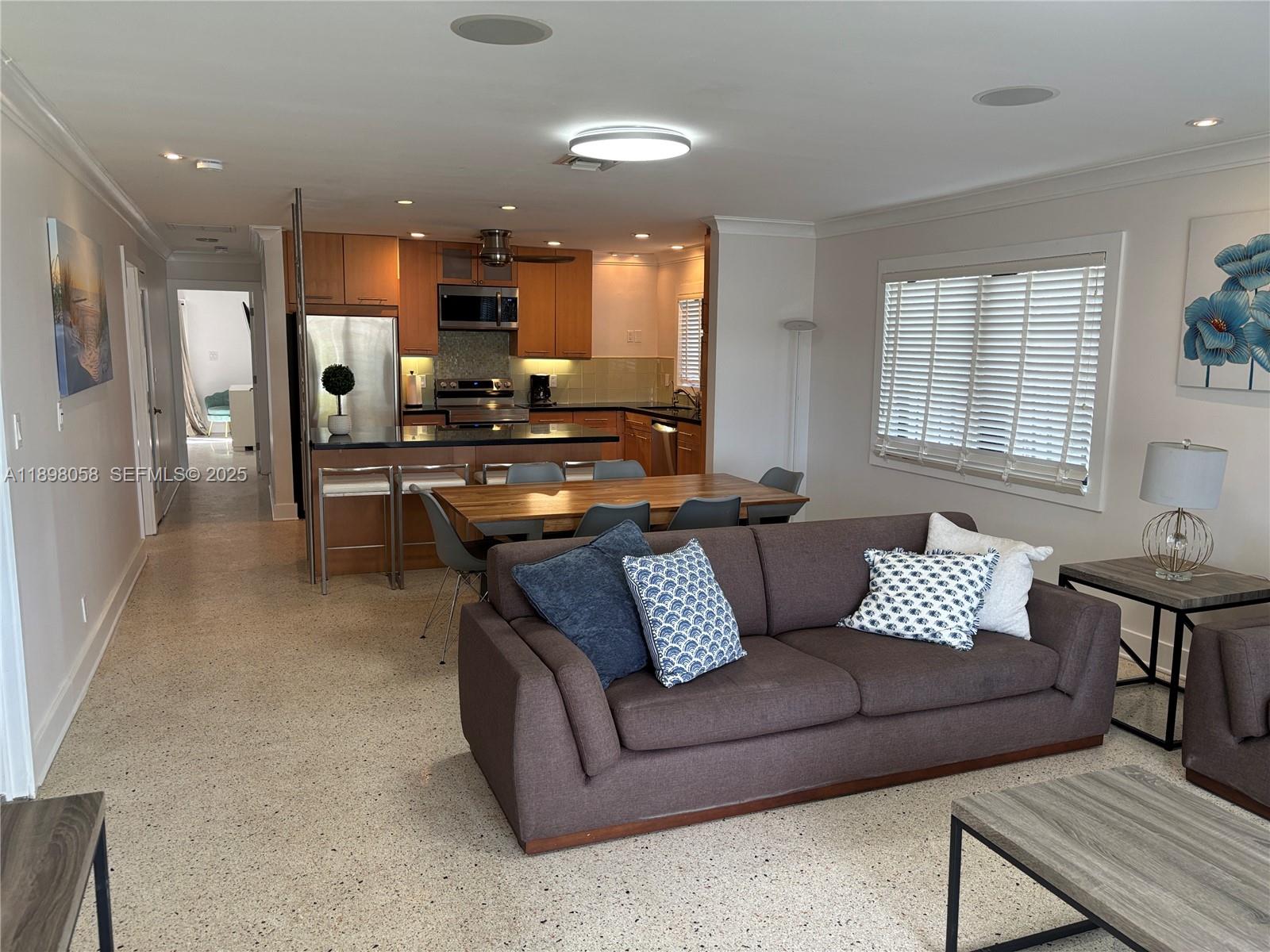 HOLLYWOOD - Residential Lease