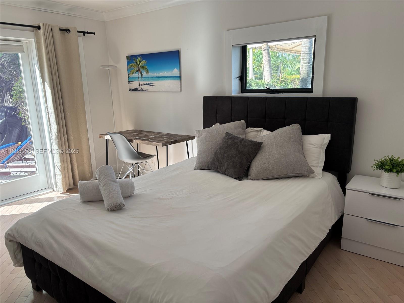 HOLLYWOOD - Residential Lease