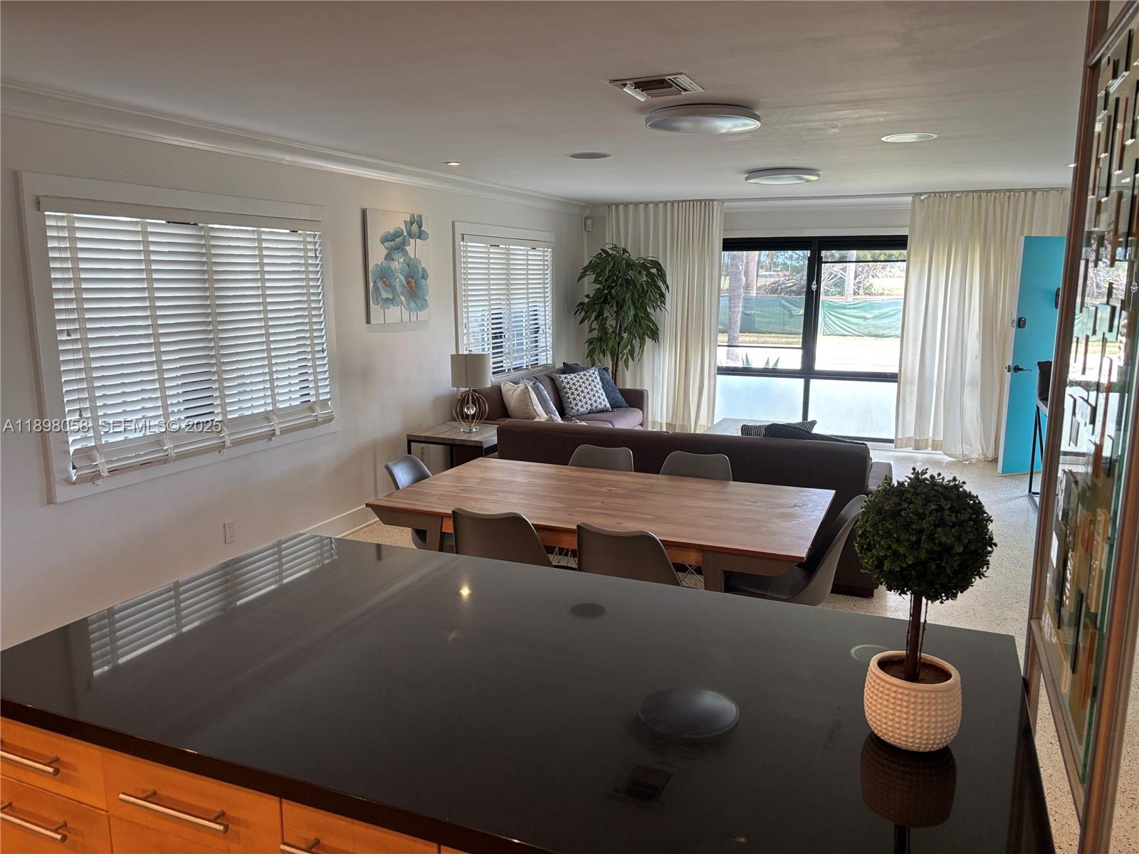 HOLLYWOOD - Residential Lease