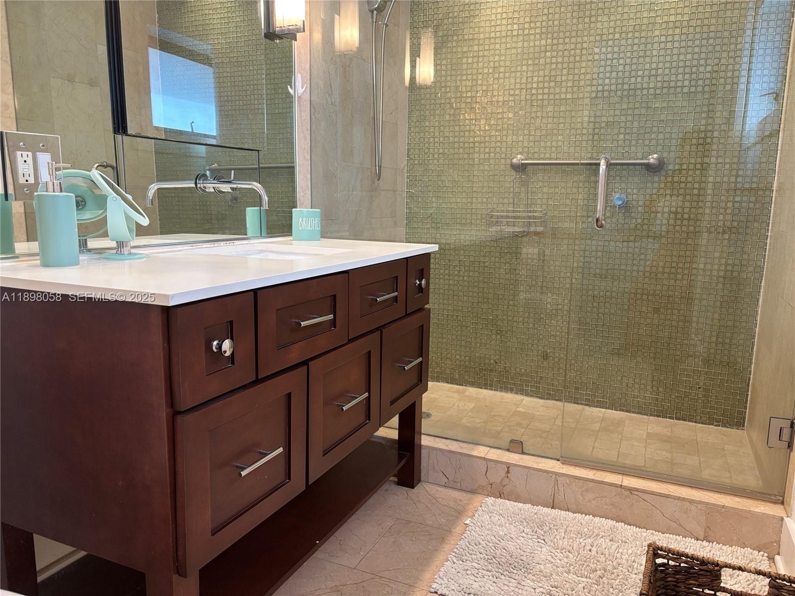 HOLLYWOOD - Residential Lease