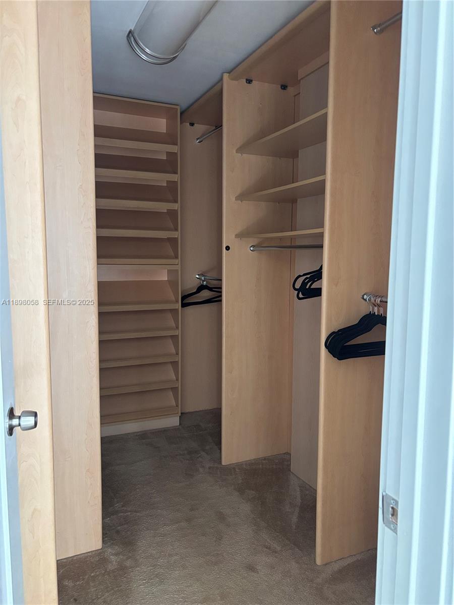 HOLLYWOOD - Residential Lease