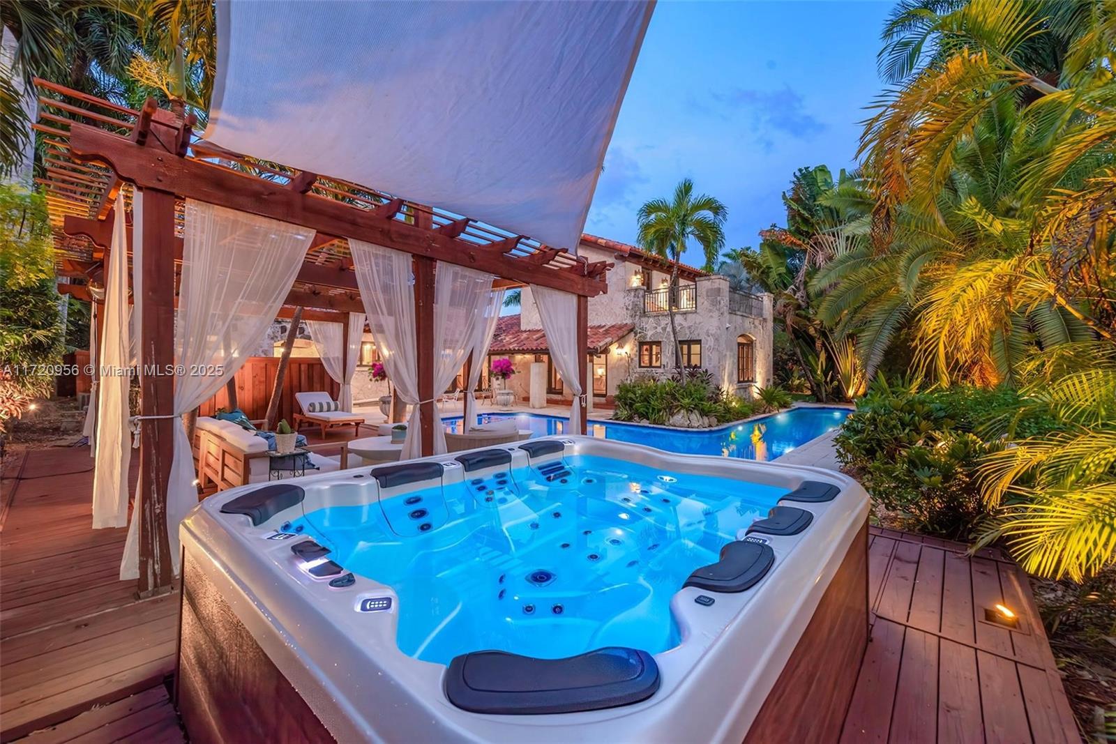 BISCAYNE PARK ESTATES - Residential