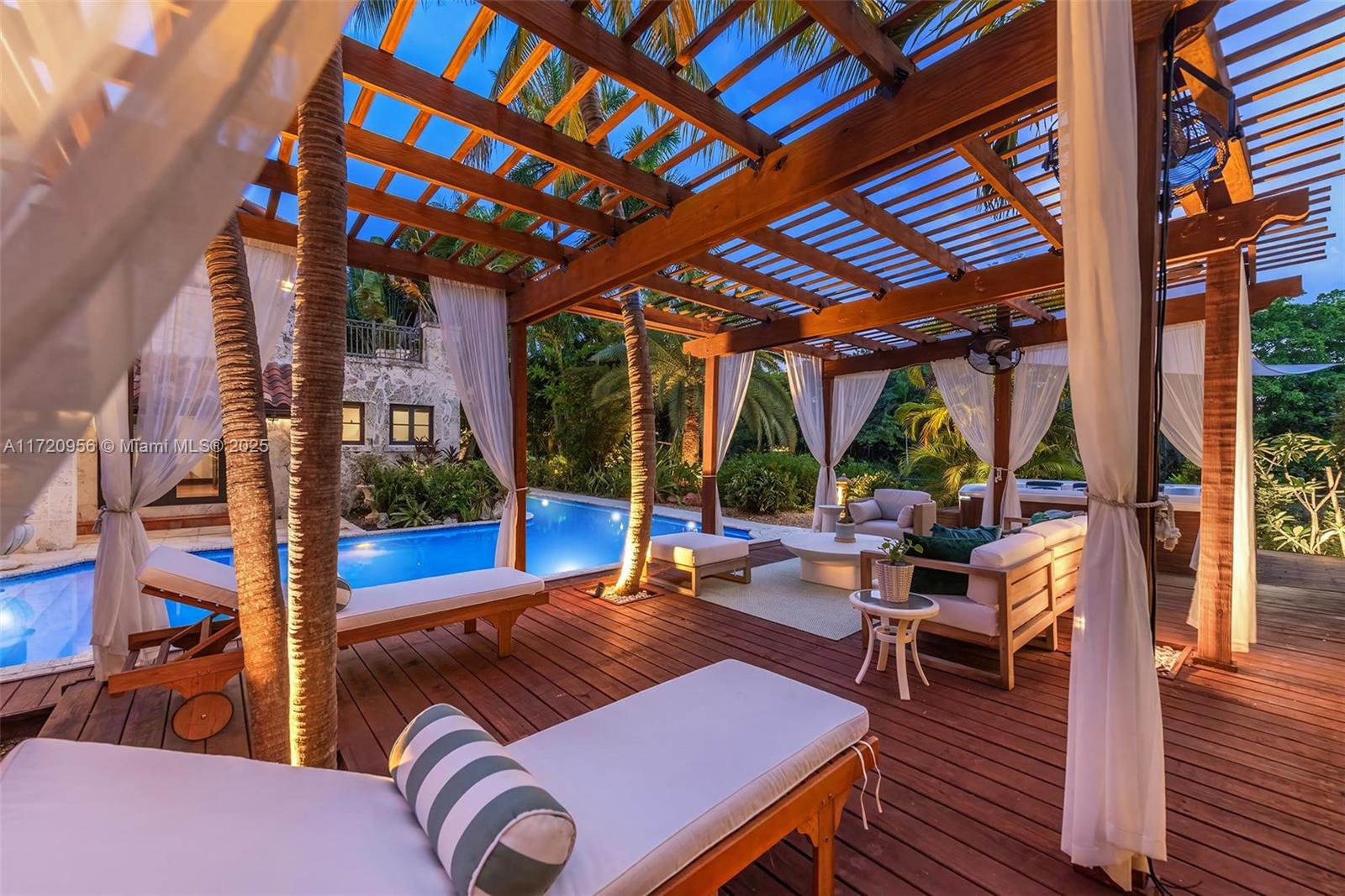 BISCAYNE PARK ESTATES - Residential