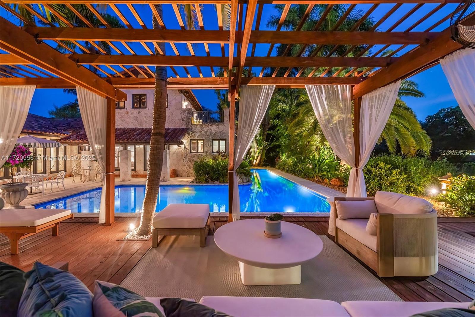 BISCAYNE PARK ESTATES - Residential