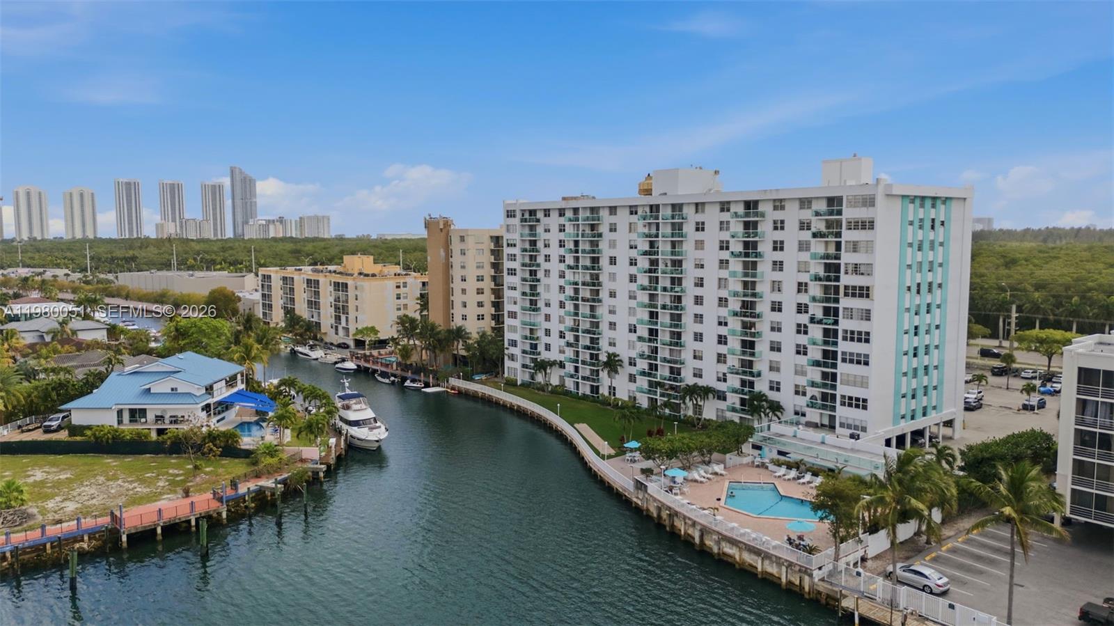 STRATFORD HOUSE CONDO - Residential