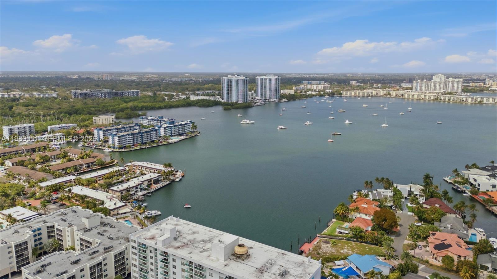 STRATFORD HOUSE CONDO - Residential