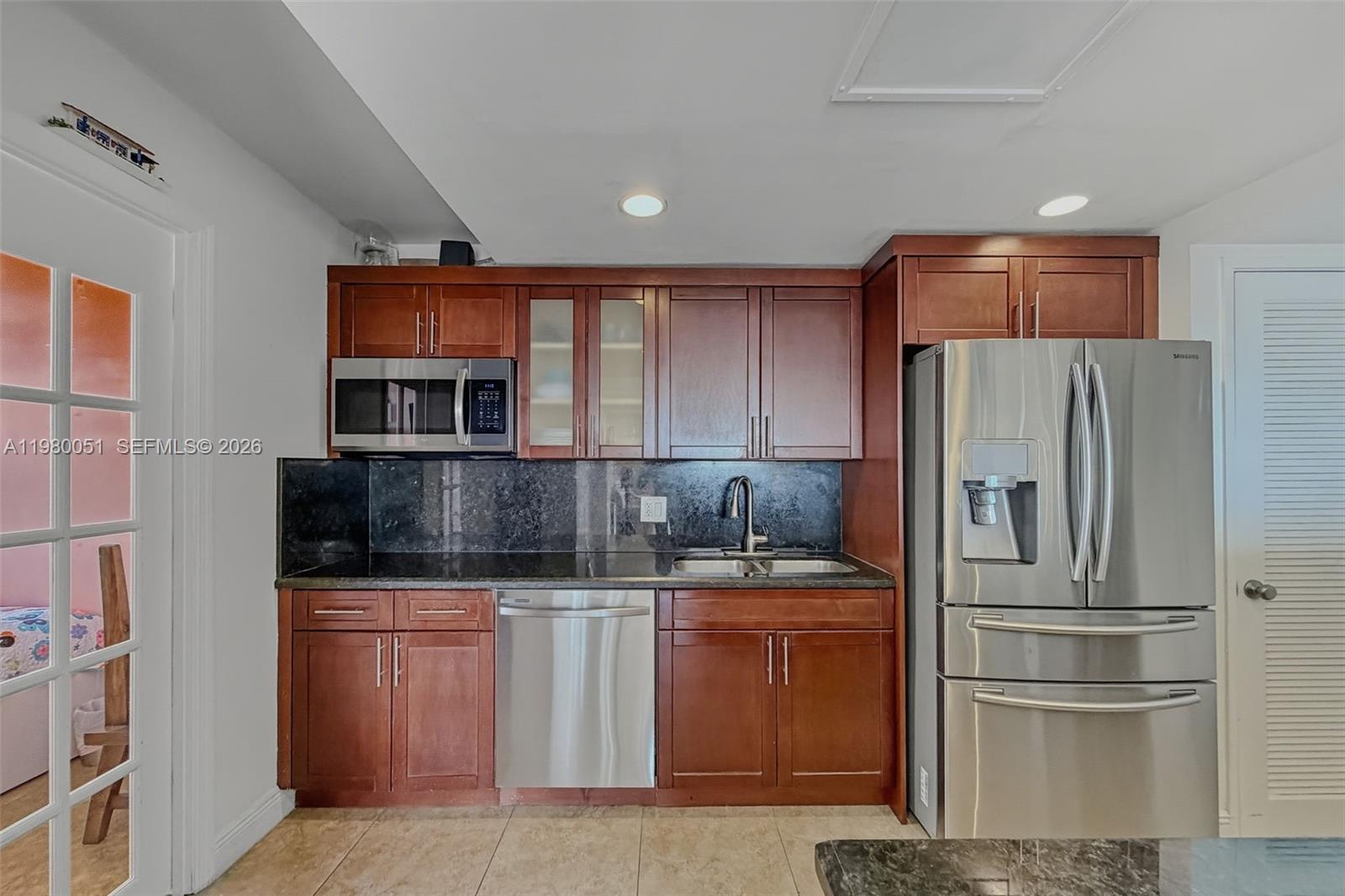 STRATFORD HOUSE CONDO - Residential