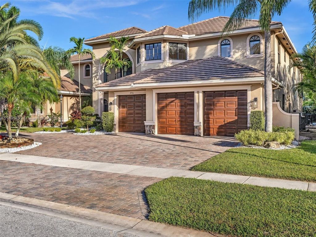 Photo of 10706 Versailles Blvd, Wellington, FL 33449 (MLS # A11495432)