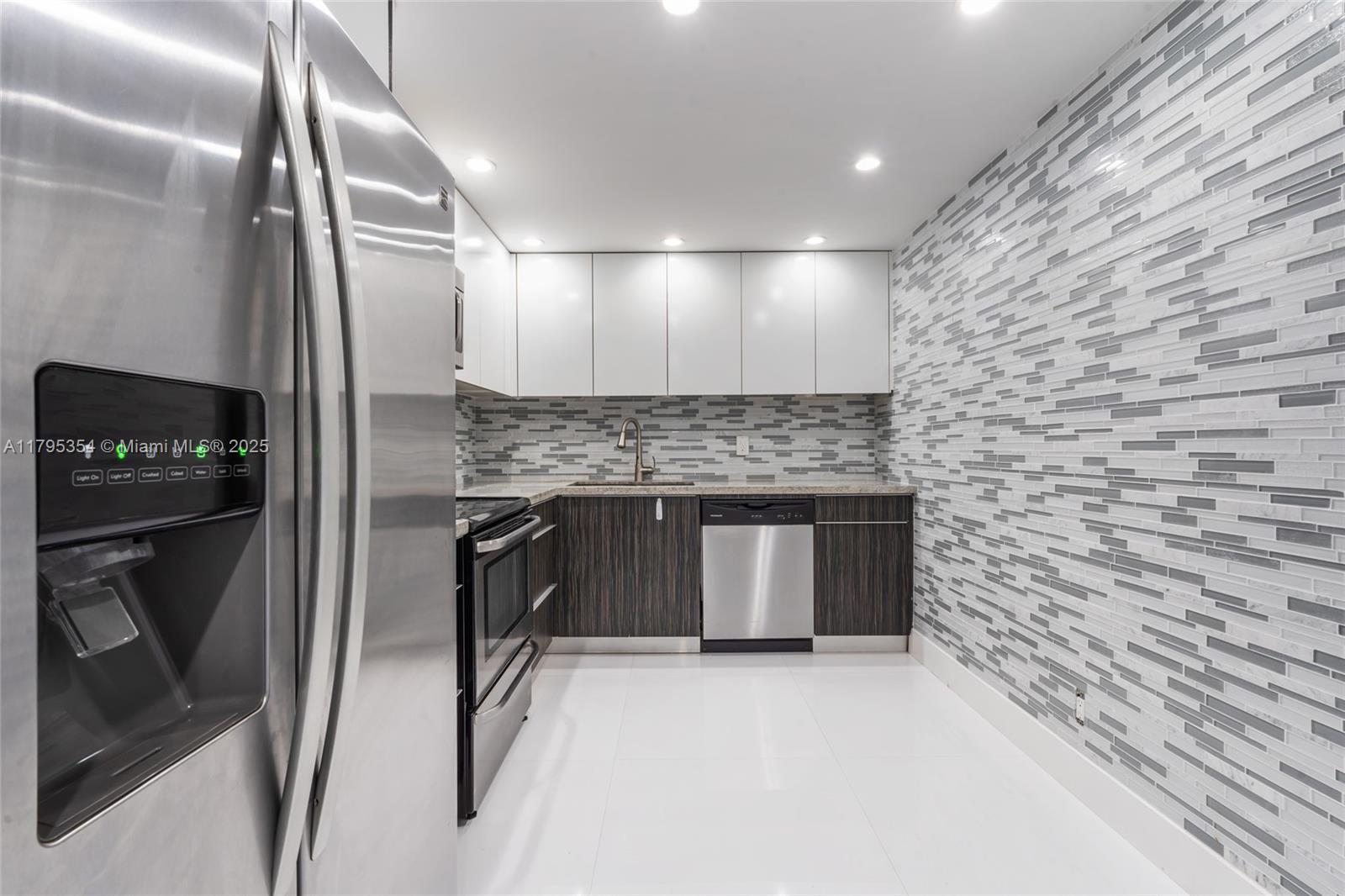 OLYMPUS CONDO PHASE - Residential Lease