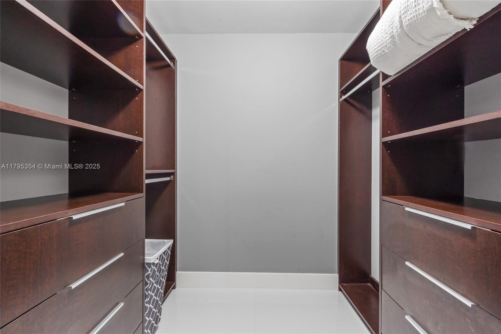 OLYMPUS CONDO PHASE - Residential Lease