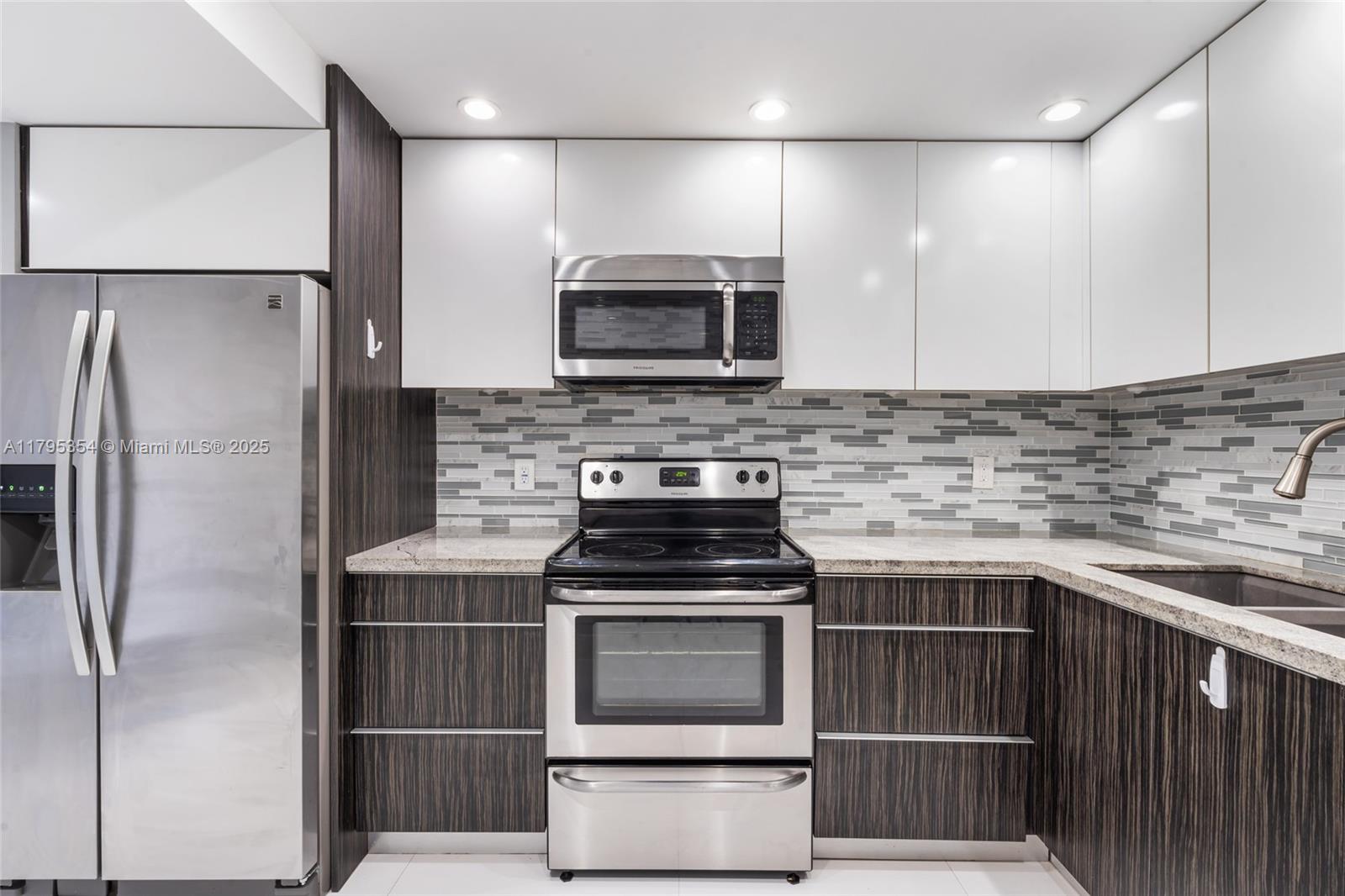 OLYMPUS CONDO PHASE - Residential Lease