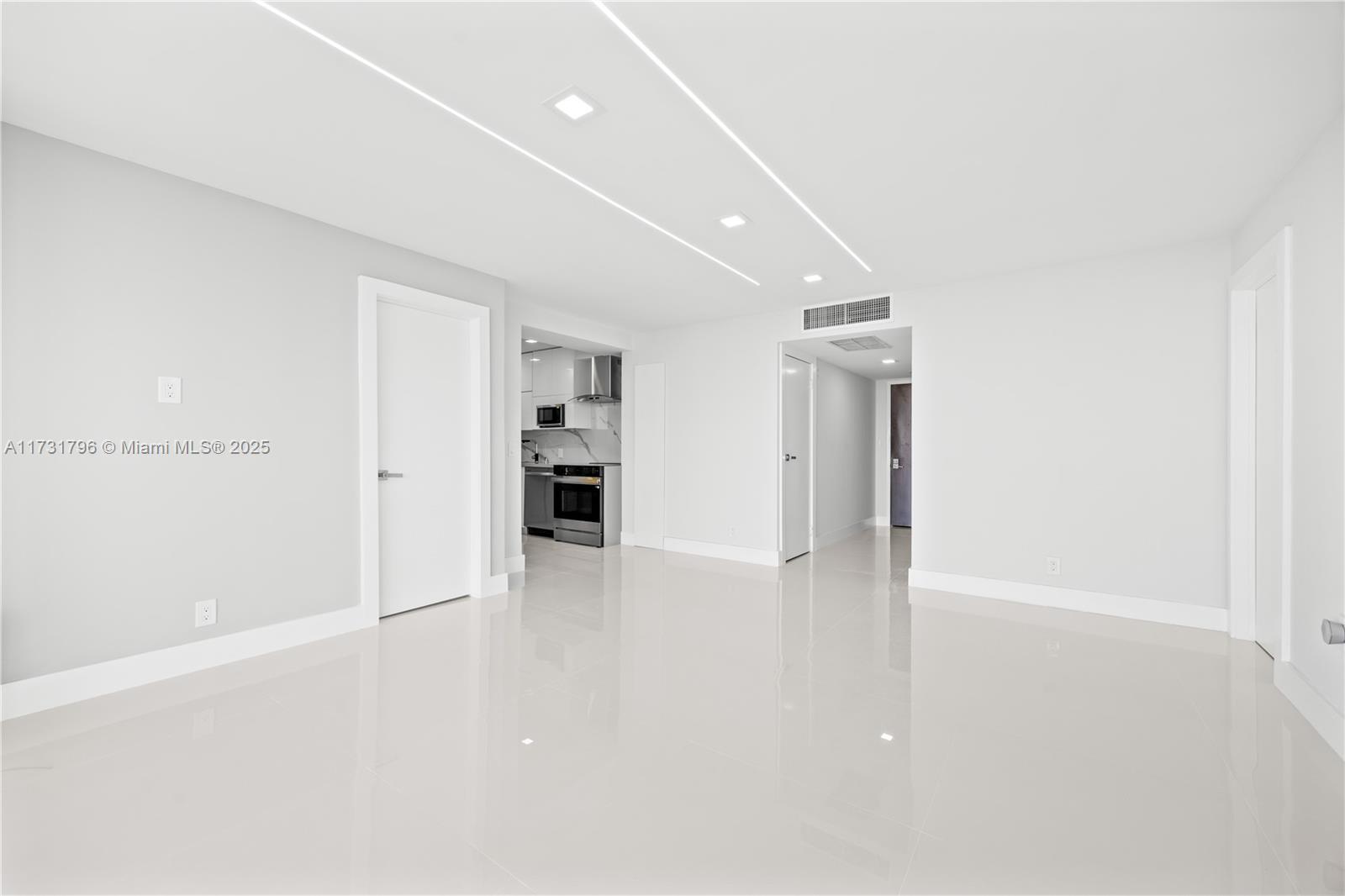 20379 W Country Club Dr 1631