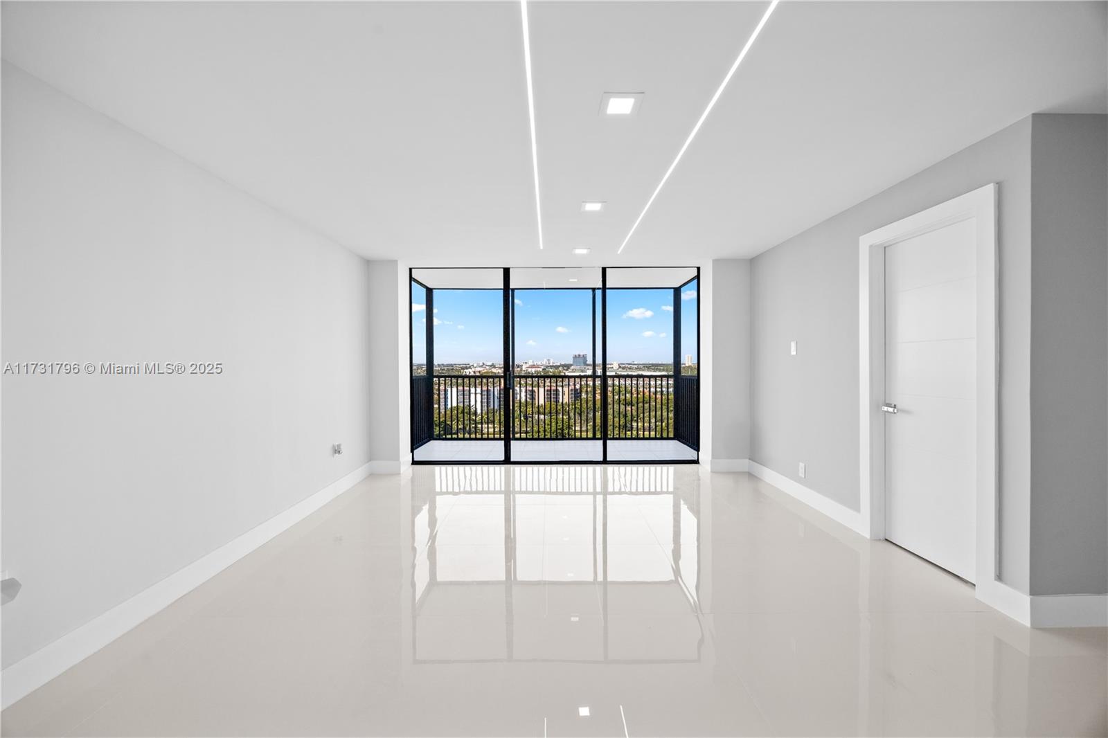 Property for Sale at 20379 W Country Club Dr 1631, Aventura, Miami-Dade County, Florida - Bedrooms: 2 
Bathrooms: 2  - $365,000
