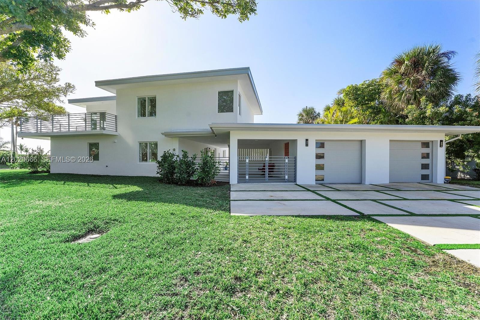 1903 Bay Dr