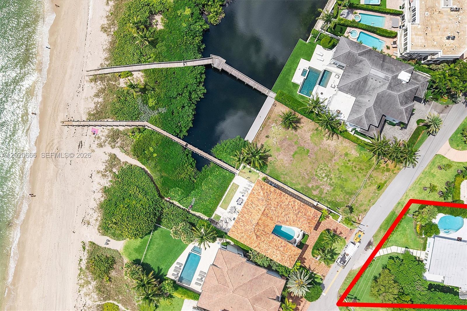 1903 Bay Dr