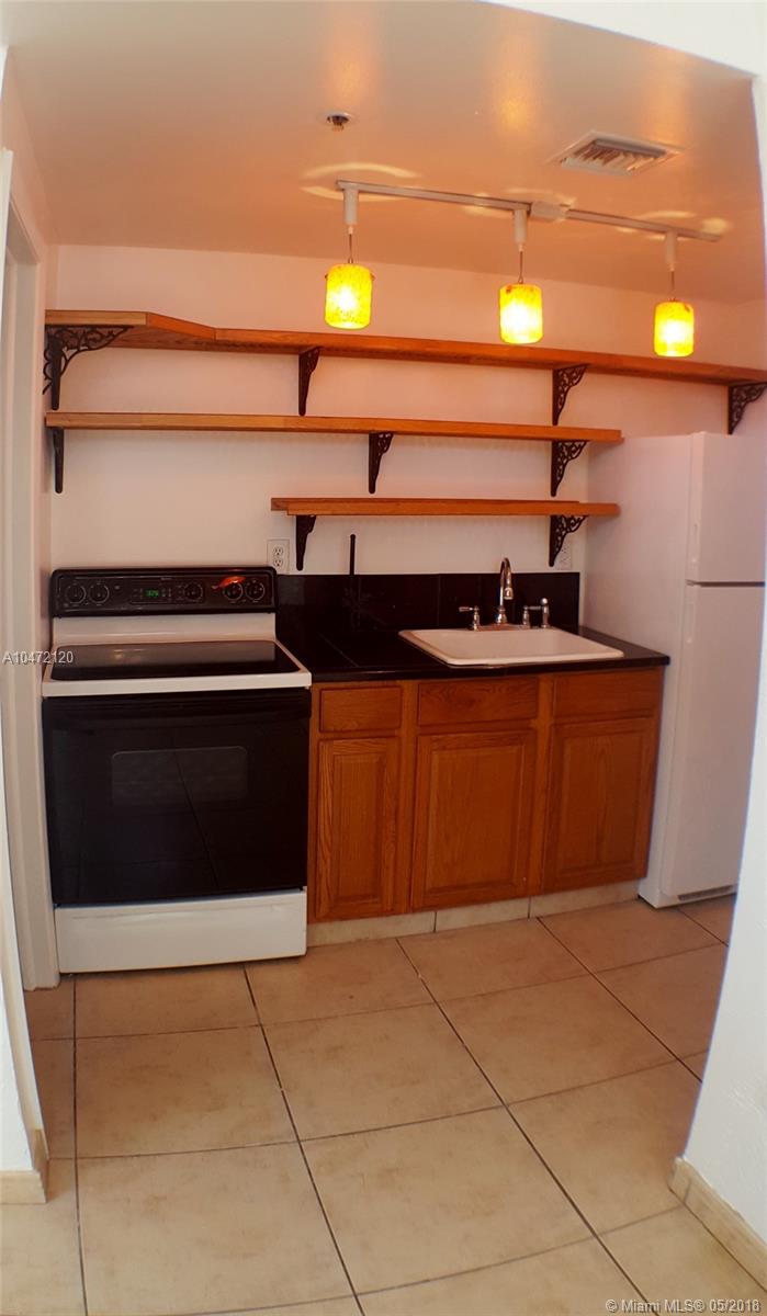 THE LEXINGTON EUCLID COND - Residential Lease